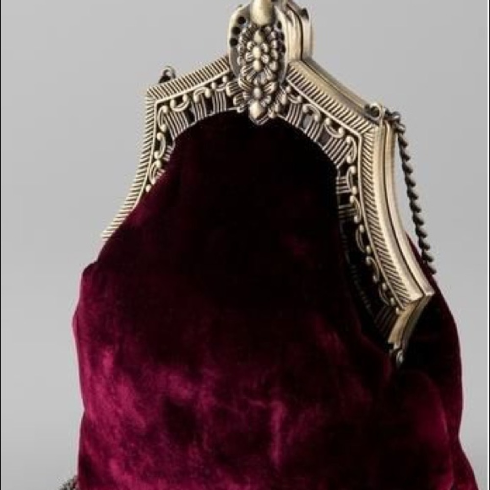 HOUSE OF HARLOW VELVET BAG